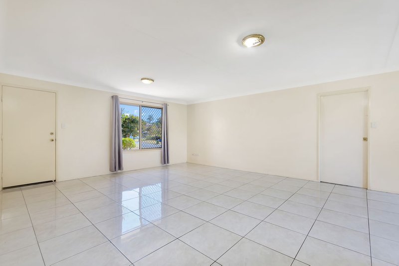 Photo - 43 Streamview Crescent, Springfield QLD 4300 - Image 2