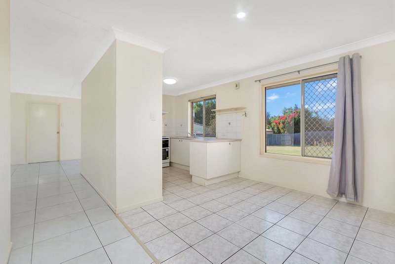 Photo - 43 Streamview Crescent, Springfield QLD 4300 - Image 5