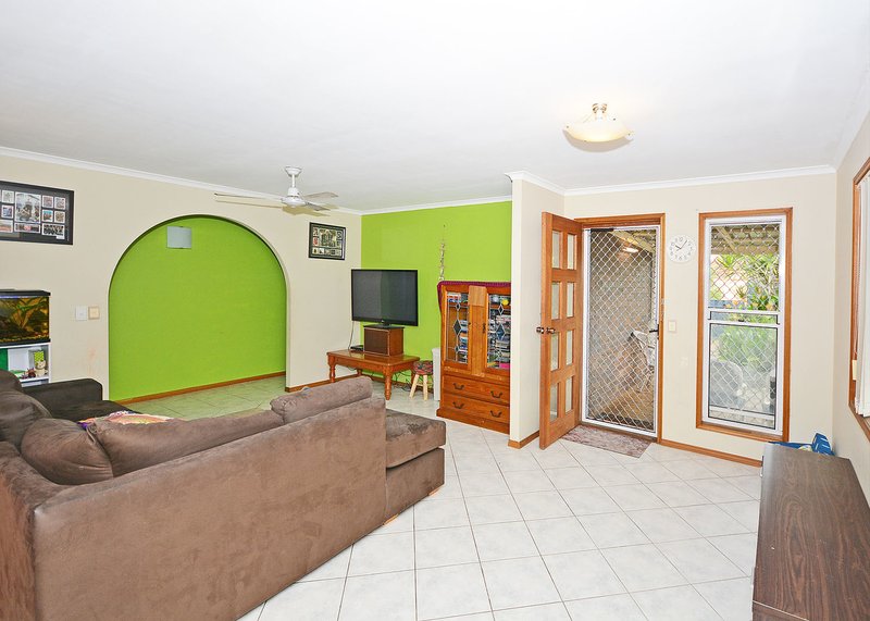 Photo - 43 Sunset Crescent, Torquay QLD 4655 - Image 7