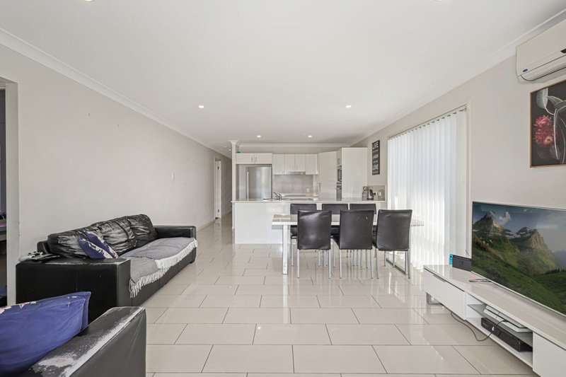 Photo - 43 Sunshine Crescent, Caloundra West QLD 4551 - Image 4