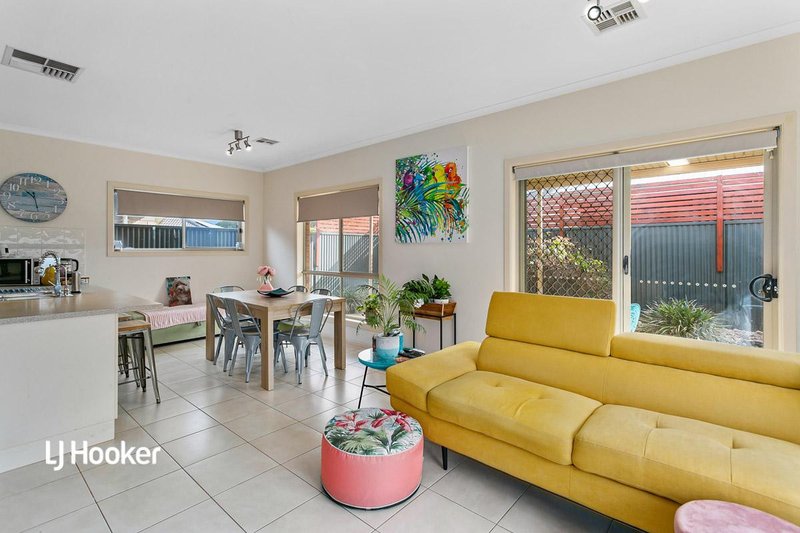 Photo - 43 Swinden Crescent, Blakeview SA 5114 - Image 4