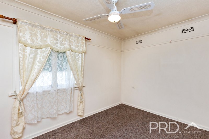 Photo - 43 Sydney Street, Tumut NSW 2720 - Image 7