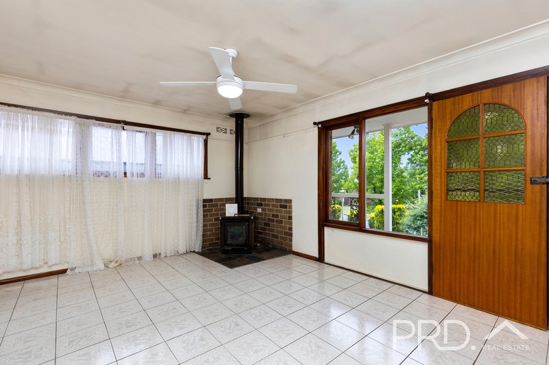 Photo - 43 Sydney Street, Tumut NSW 2720 - Image 10