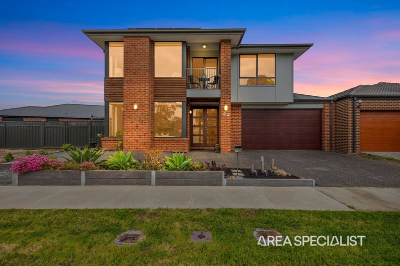 43 Timberline Parkway, Pakenham VIC 3810