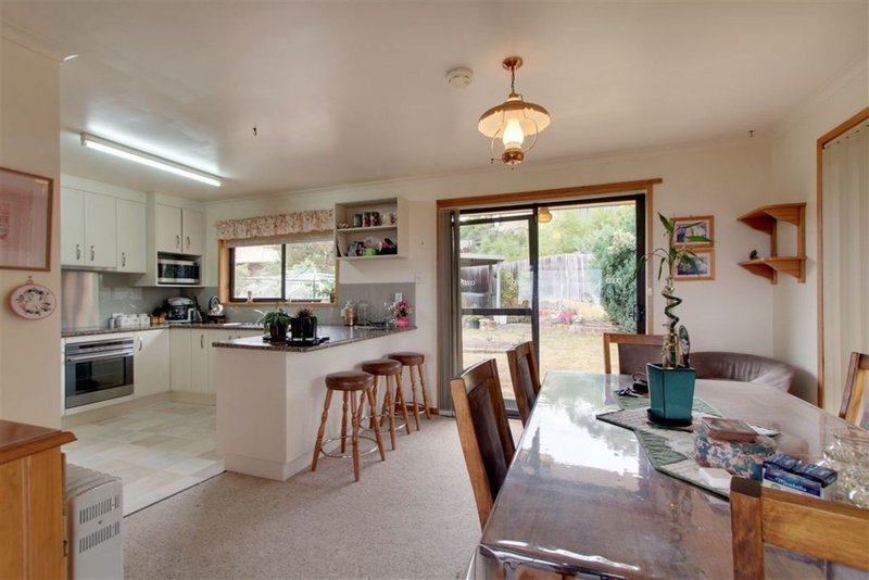 Photo - 43 Tingira Road, Blackmans Bay TAS 7052 - Image 4