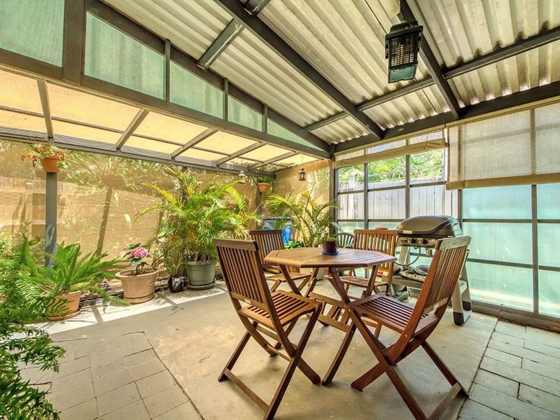 Photo - 4/3 Township Drive, Burleigh Heads QLD 4220 - Image 4