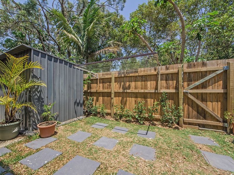 Photo - 4/3 Township Drive, Burleigh Heads QLD 4220 - Image 5