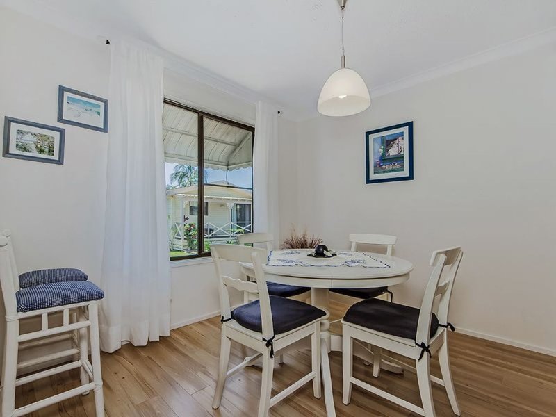 Photo - 4/3 Township Drive, Burleigh Heads QLD 4220 - Image 6