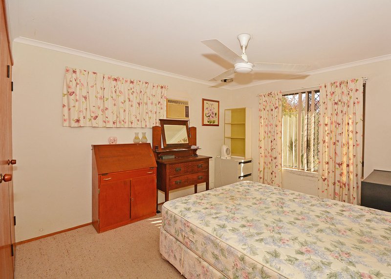 Photo - 43 Vanda Street, Urangan QLD 4655 - Image 10