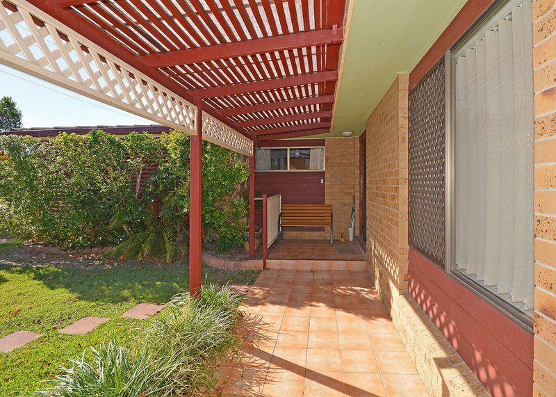 Photo - 43 Vanda Street, Urangan QLD 4655 - Image 19