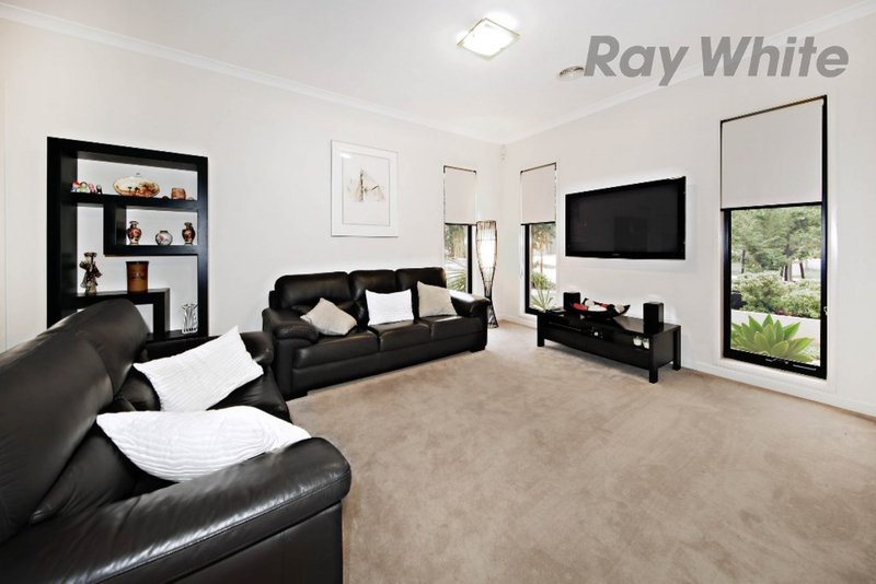 Photo - 43 Vaucluse Boulevard, Point Cook VIC 3030 - Image 2