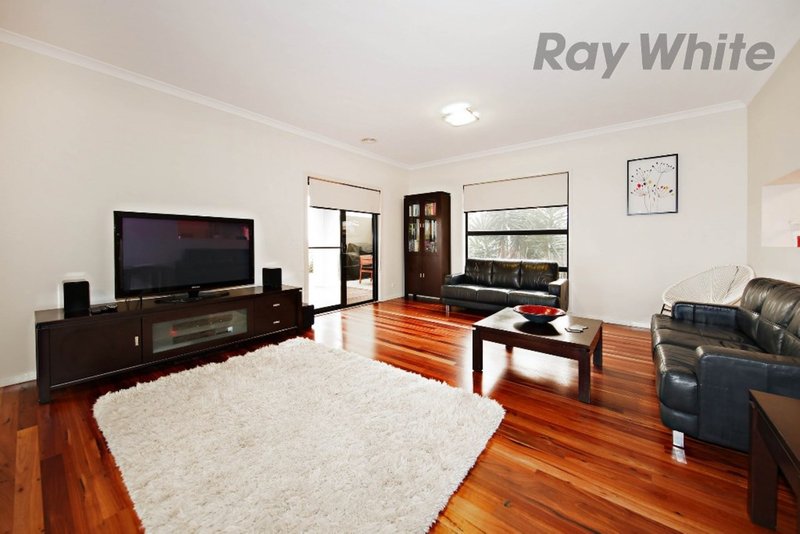 Photo - 43 Vaucluse Boulevard, Point Cook VIC 3030 - Image 8