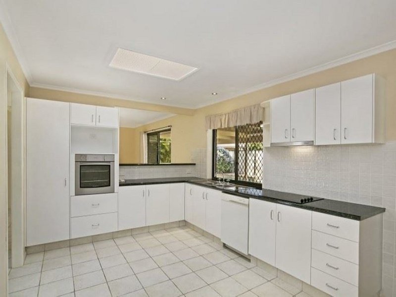 Photo - 43 Vaucluse Crescent, Petrie QLD 4502 - Image 4