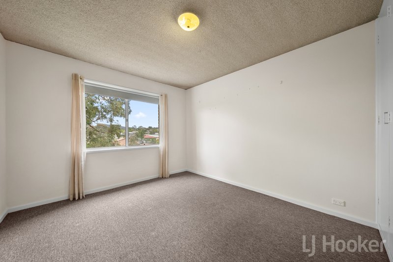 Photo - 4/3 Velacia Place, Queanbeyan NSW 2620 - Image 5