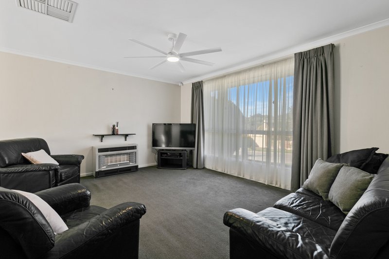 Photo - 43 Vennachar Drive, Hallett Cove SA 5158 - Image 5