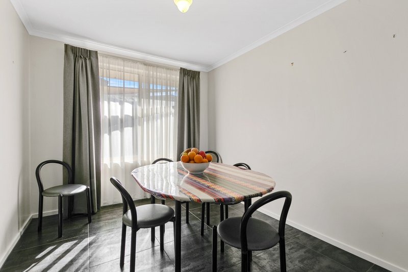 Photo - 43 Vennachar Drive, Hallett Cove SA 5158 - Image 7