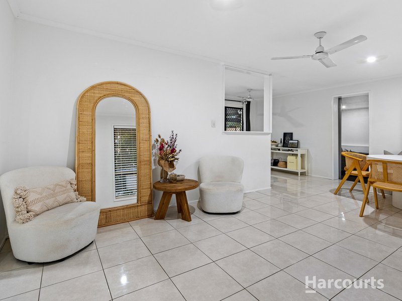 Photo - 43 Voltaire Crescent, Petrie QLD 4502 - Image 5