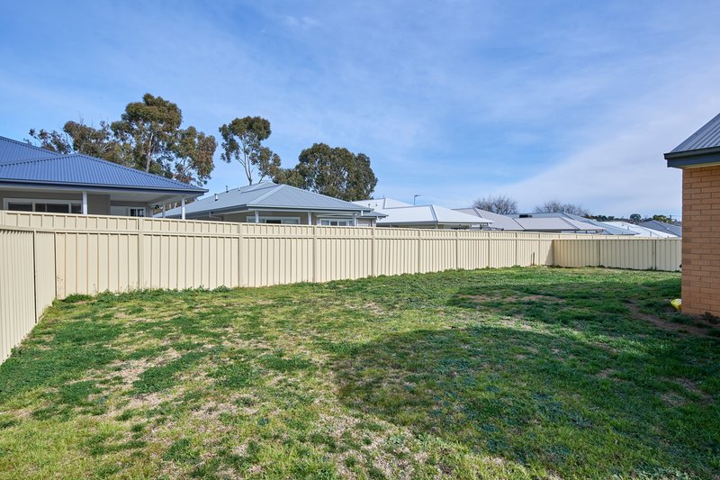 Photo - 43 Waratah Street, Junee NSW 2663 - Image 8