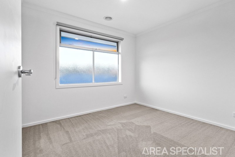 Photo - 4/3 Warrenwood Place, Langwarrin VIC 3910 - Image 11