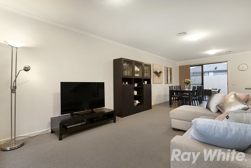 Photo - 43 Waverley Park Drive, Mulgrave VIC 3170 - Image 2