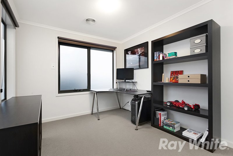 Photo - 43 Waverley Park Drive, Mulgrave VIC 3170 - Image 8