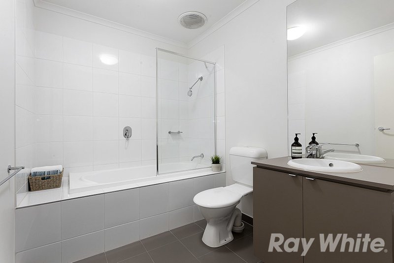 Photo - 43 Waverley Park Drive, Mulgrave VIC 3170 - Image 9