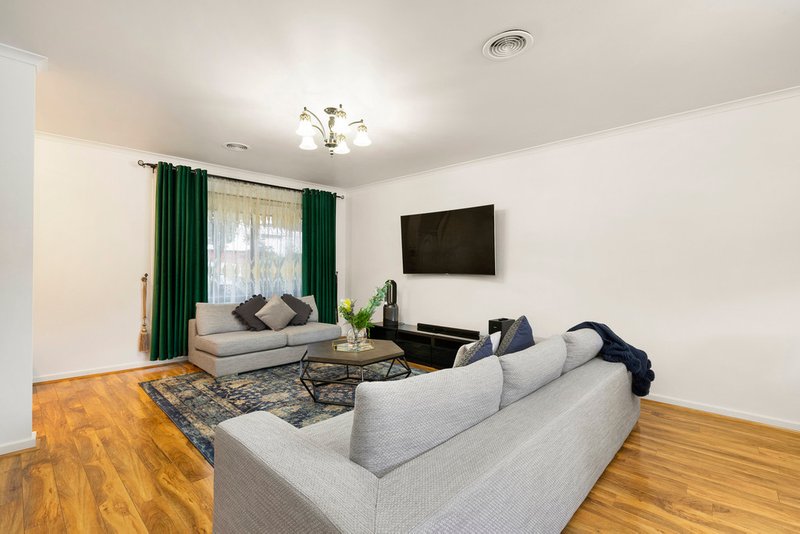 Photo - 43 Waverley Park Drive, Mulgrave VIC 3170 - Image 4