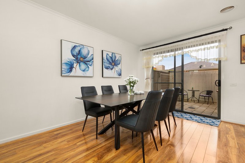 Photo - 43 Waverley Park Drive, Mulgrave VIC 3170 - Image 5