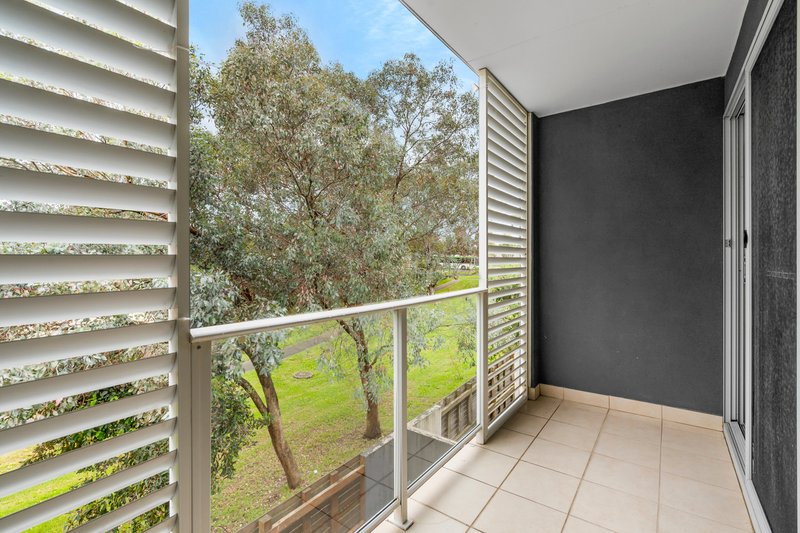 Photo - 43 Waxflower Crescent, Bundoora VIC 3083 - Image 7