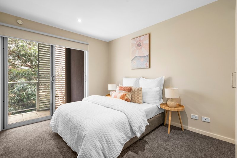 Photo - 43 Waxflower Crescent, Bundoora VIC 3083 - Image 8