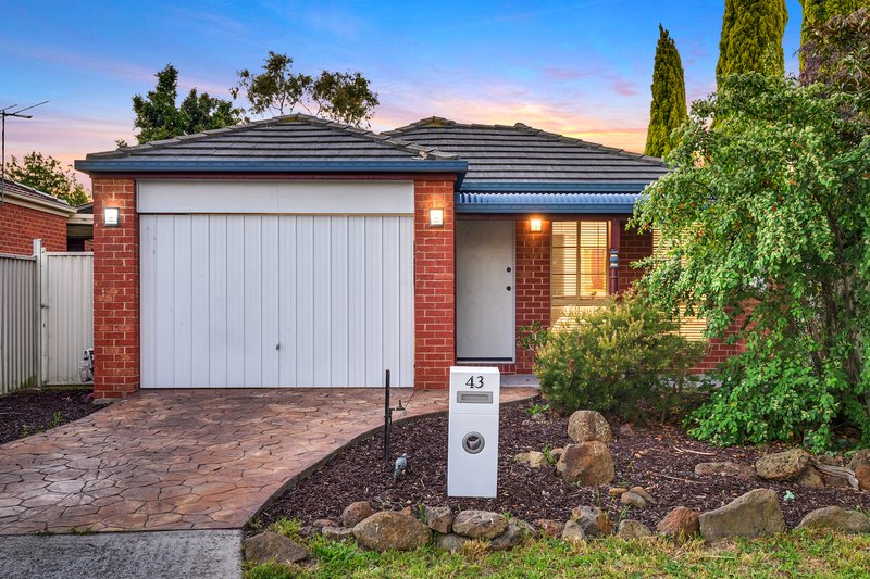 43 Woodlea Crescent, Craigieburn VIC 3064