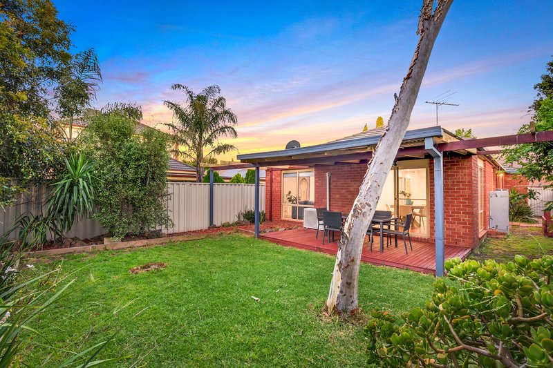 Photo - 43 Woodlea Crescent, Craigieburn VIC 3064 - Image 21