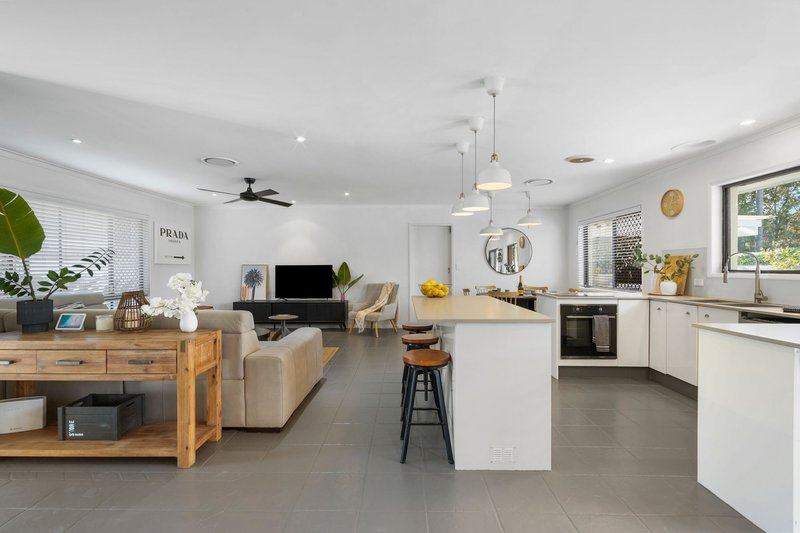 Photo - 43 Yangoora Crescent, Ashmore QLD 4214 - Image 4