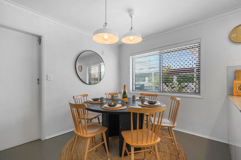 Photo - 43 Yangoora Crescent, Ashmore QLD 4214 - Image 5