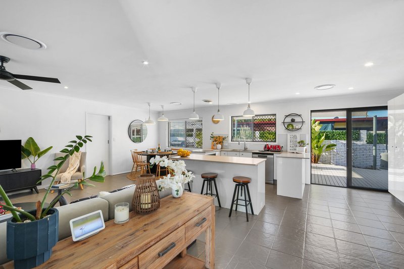Photo - 43 Yangoora Crescent, Ashmore QLD 4214 - Image 7