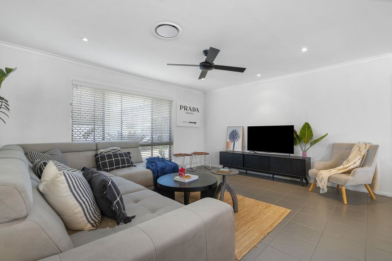 Photo - 43 Yangoora Crescent, Ashmore QLD 4214 - Image 10