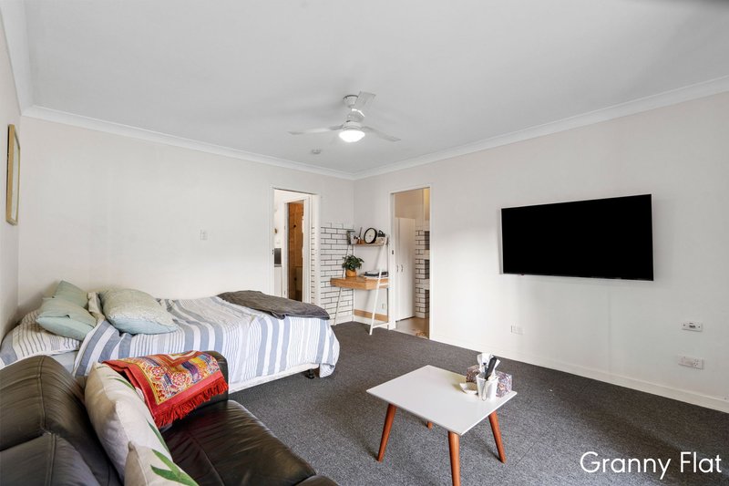 Photo - 43 Yangoora Crescent, Ashmore QLD 4214 - Image 20