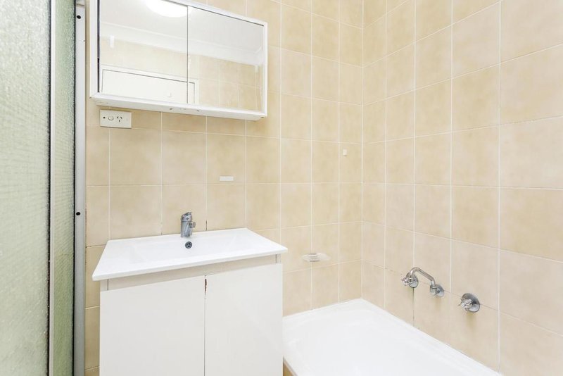 Photo - 4/30-32 Mccourt Street, Wiley Park NSW 2195 - Image 4