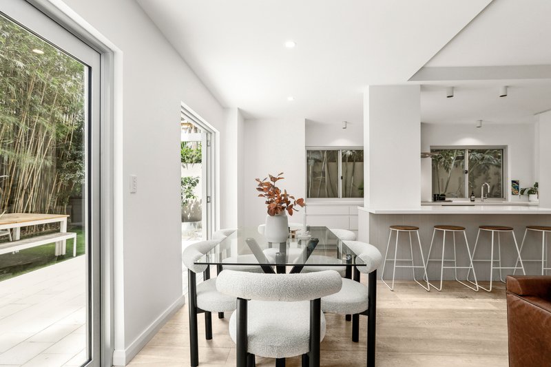 Photo - 4/30-34 Penkivil Street, Bondi NSW 2026 - Image 2