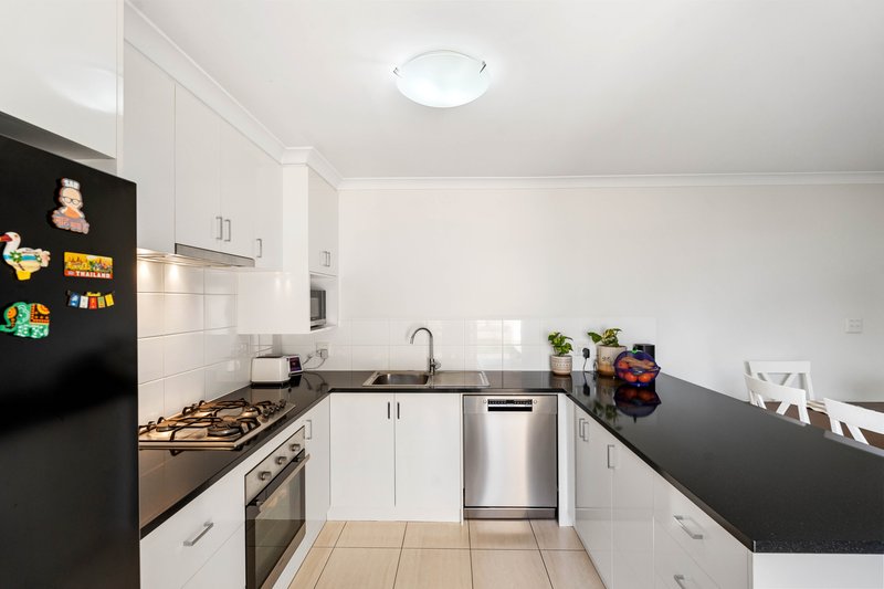 Photo - 4/30 Arava Circle, Aveley WA 6069 - Image 7