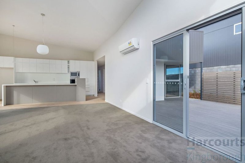 Photo - 4/30 Caladium Place, Blackmans Bay TAS 7052 - Image 13