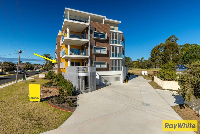 Photo - 4/30 Golf Links Drive, Batemans Bay NSW 2536 - Image 3