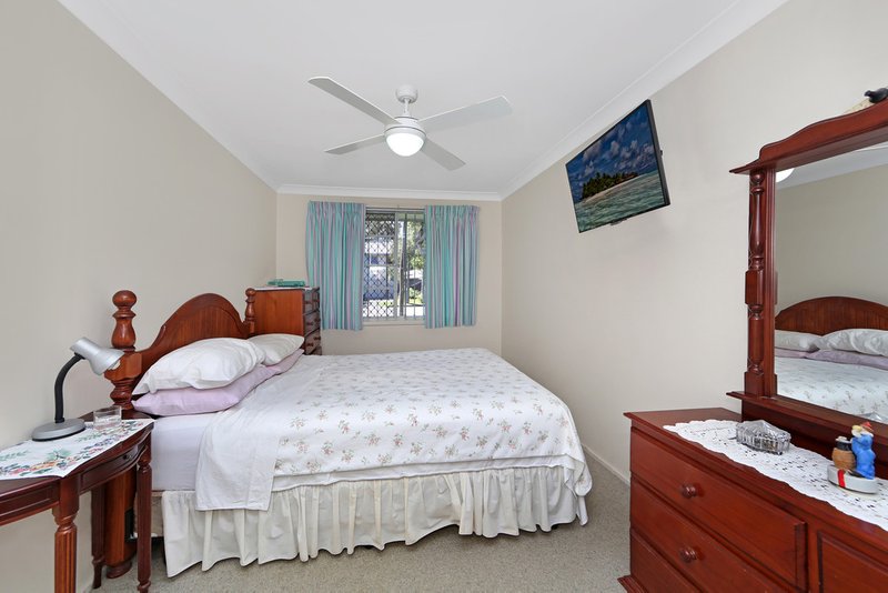 Photo - 4/30 Natuna Avenue, Budgewoi NSW 2262 - Image 12