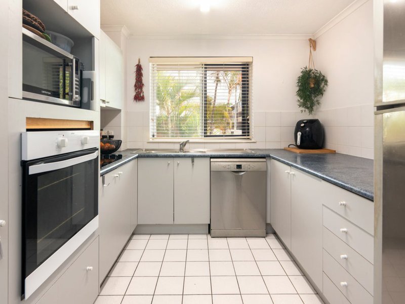 Photo - 4/30 Norman Parade, Clayfield QLD 4011 - Image 6