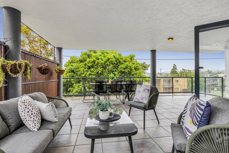 Photo - 4/30 Real Street, Annerley QLD 4103 - Image 1
