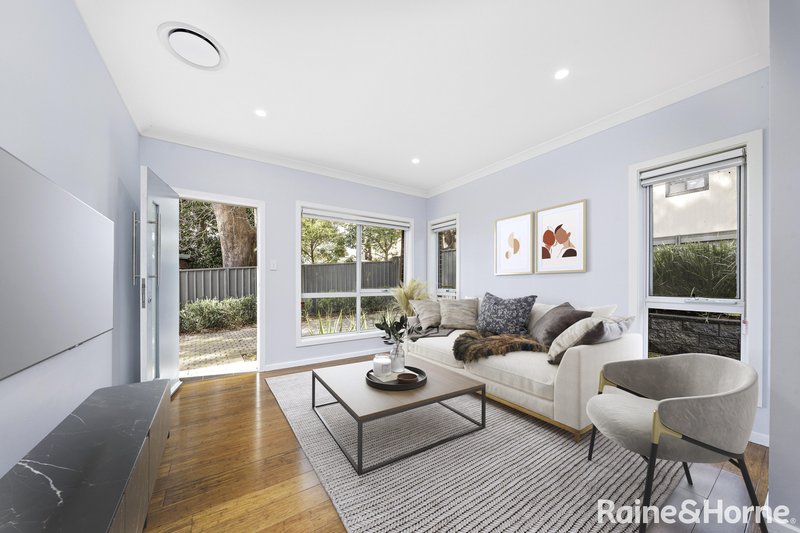 Photo - 4/30 Robertson Street, Helensburgh NSW 2508 - Image 3