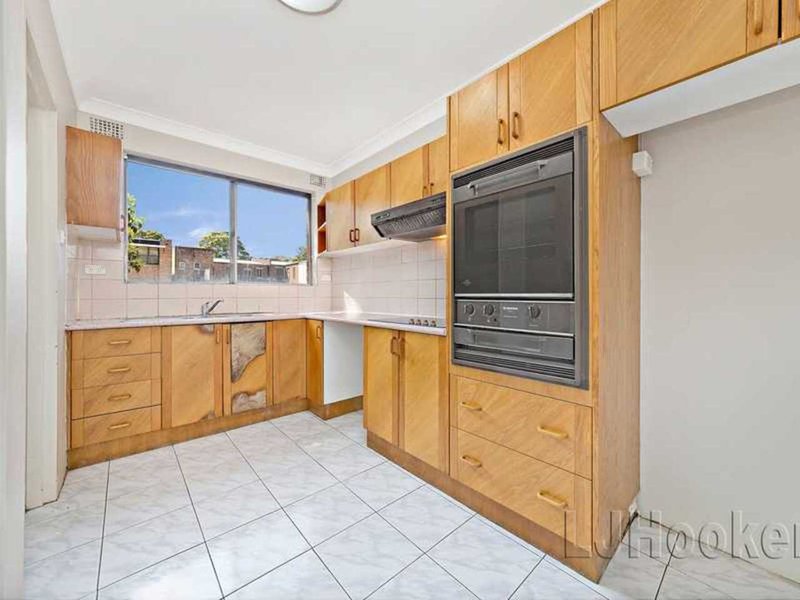 Photo - 4/30 The Crescent, Homebush NSW 2140 - Image 3