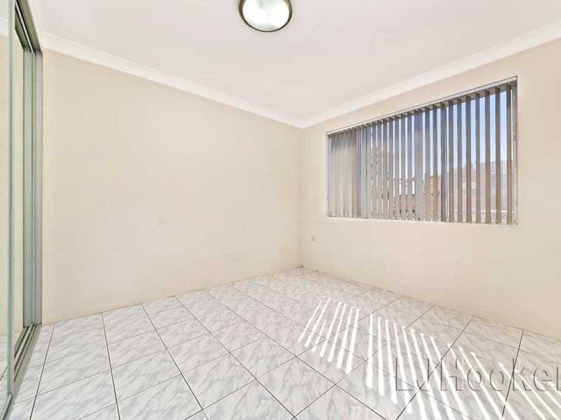 Photo - 4/30 The Crescent, Homebush NSW 2140 - Image 5