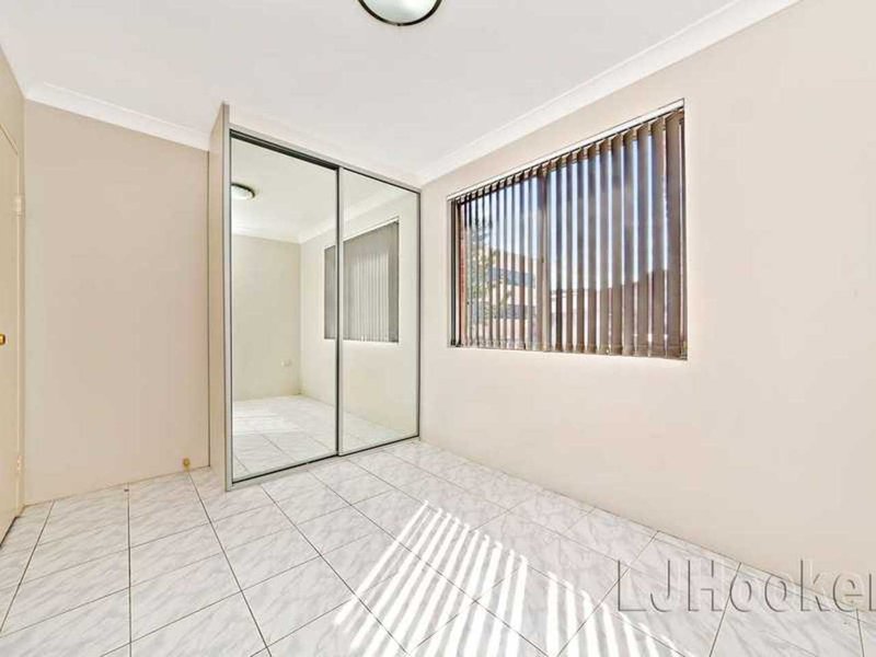 Photo - 4/30 The Crescent, Homebush NSW 2140 - Image 6