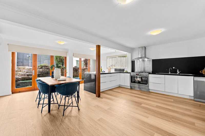 Photo - 430 Warrigal Road, Eight Mile Plains QLD 4113 - Image 3